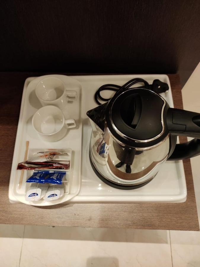 Maple Delite Hotell Lucknow Exteriör bild