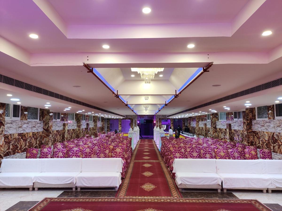 Maple Delite Hotell Lucknow Exteriör bild