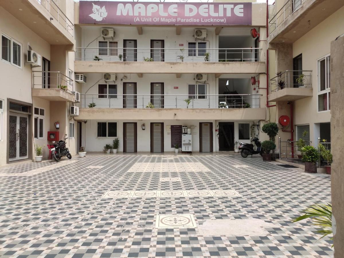 Maple Delite Hotell Lucknow Exteriör bild