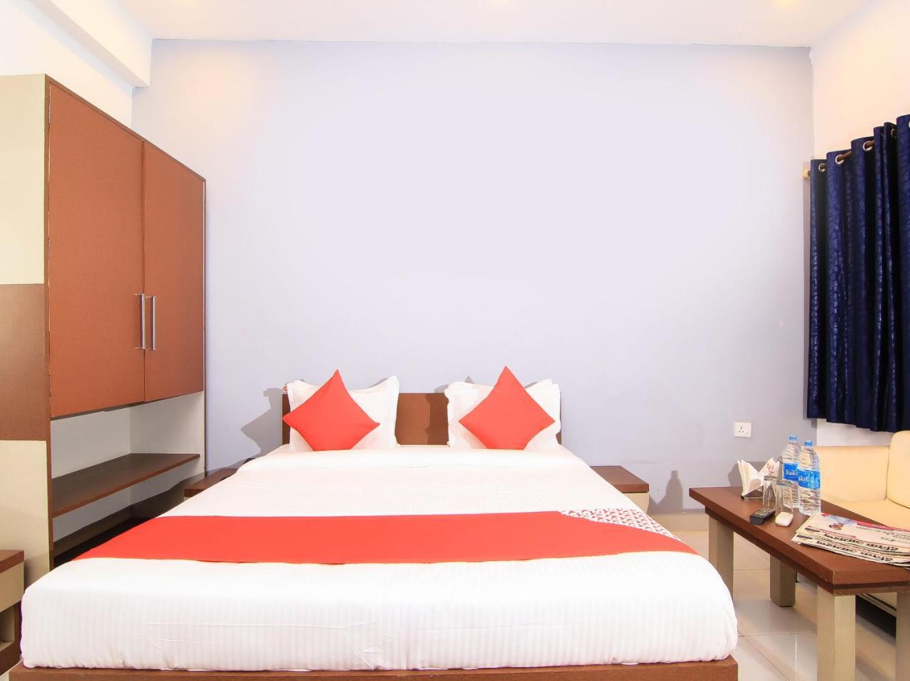 Maple Delite Hotell Lucknow Exteriör bild