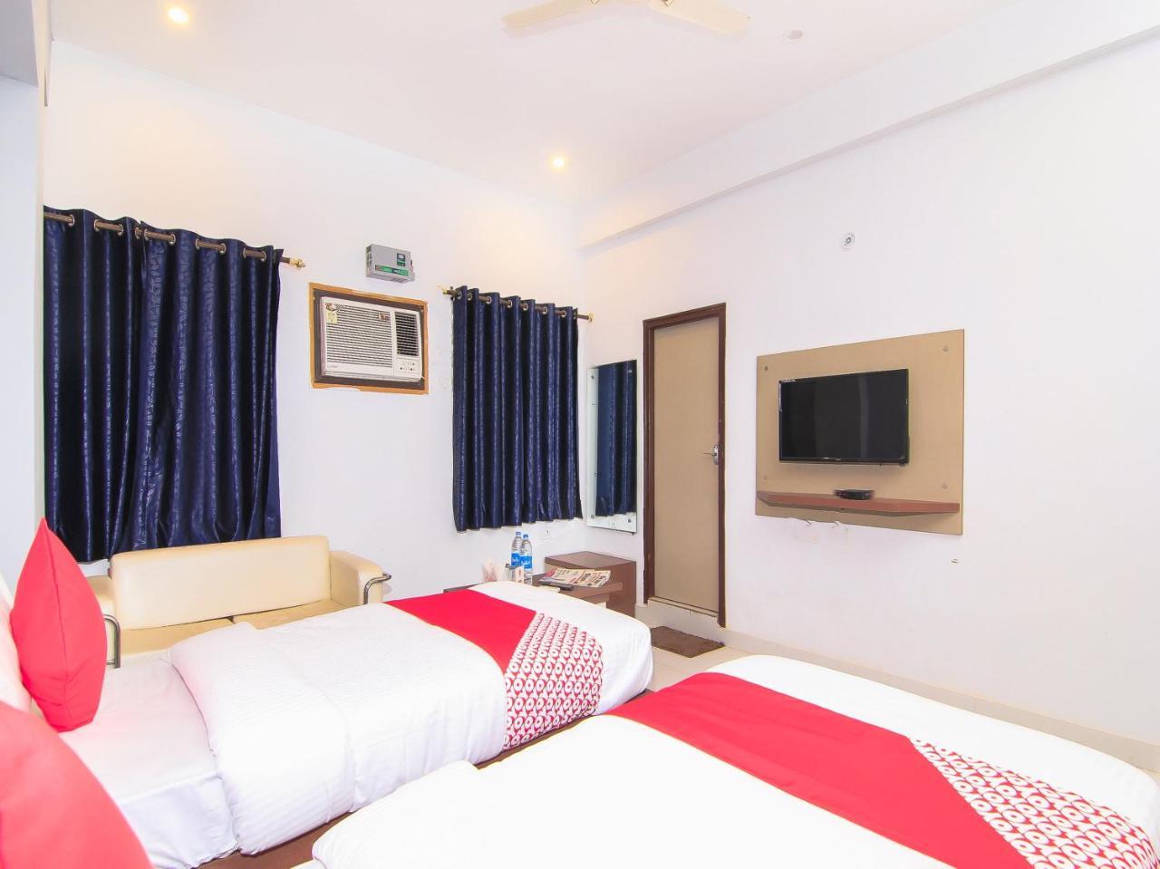 Maple Delite Hotell Lucknow Exteriör bild